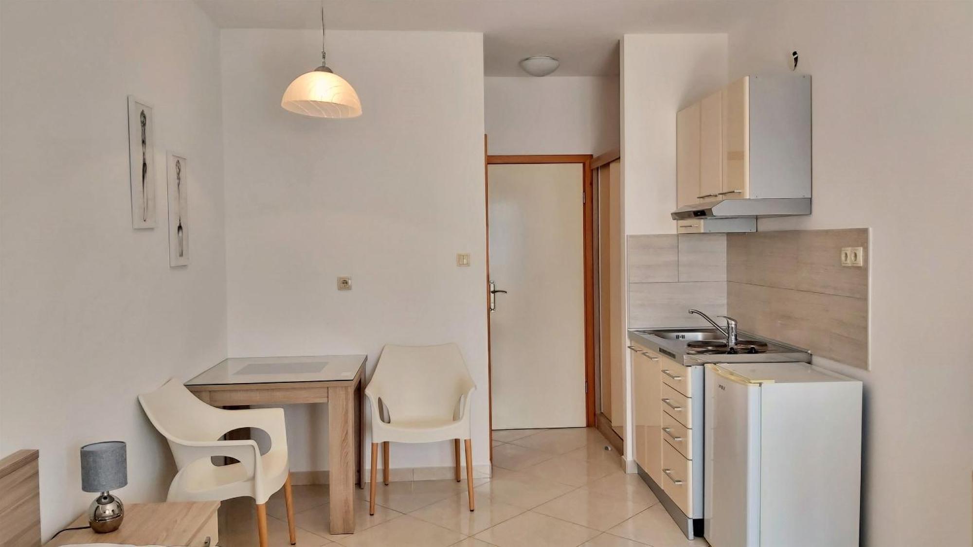 Apartments Nemira Omis Ruang foto