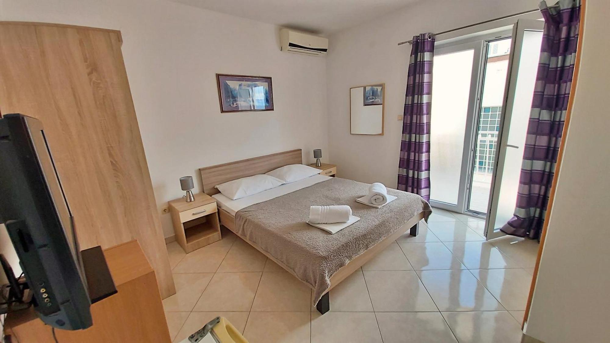 Apartments Nemira Omis Ruang foto