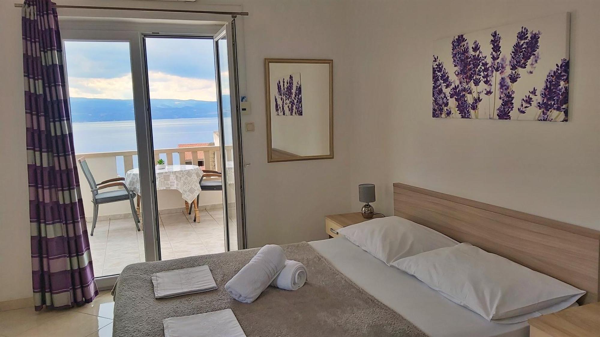 Apartments Nemira Omis Ruang foto