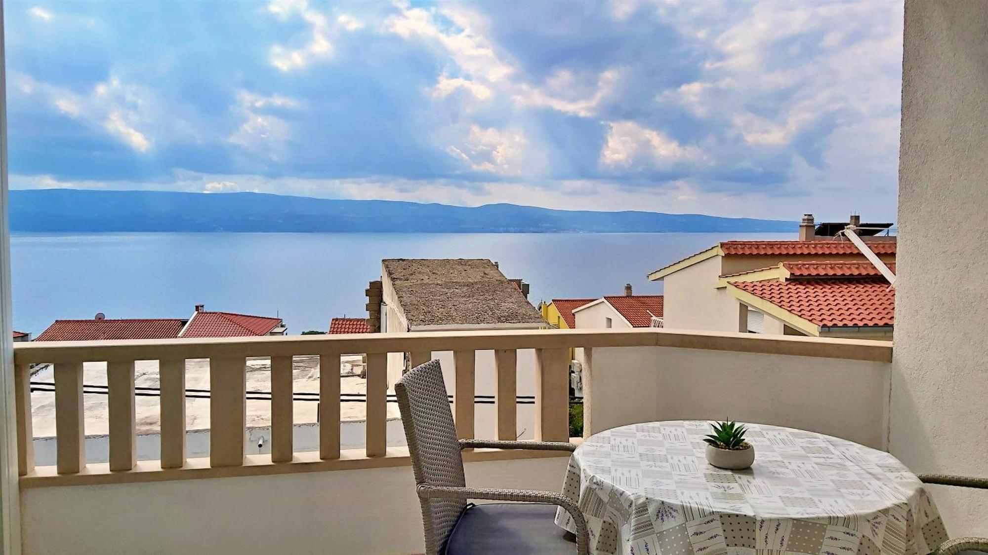 Apartments Nemira Omis Ruang foto