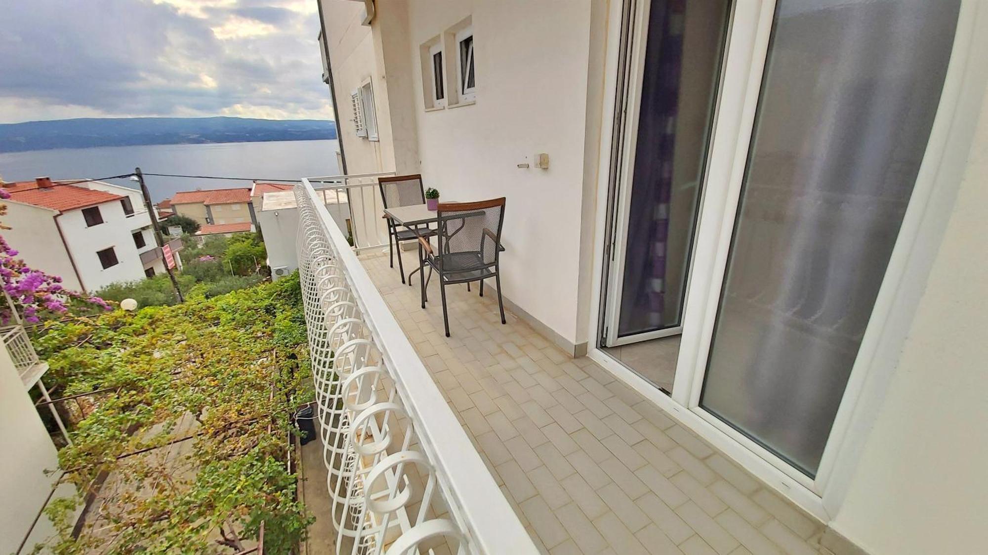 Apartments Nemira Omis Ruang foto