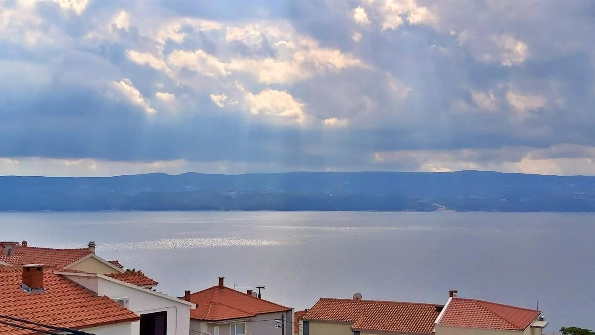 Apartments Nemira Omis Ruang foto