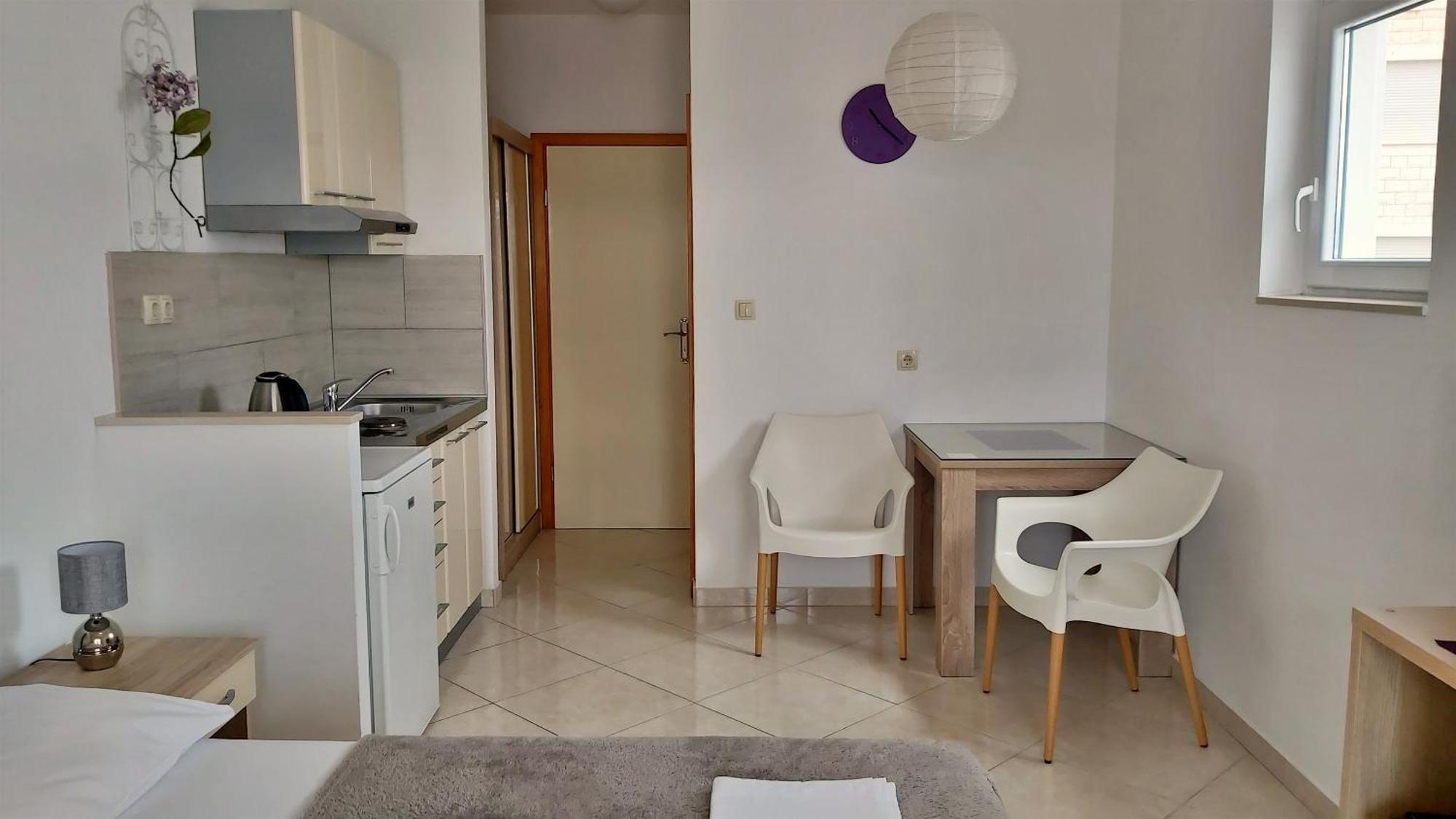 Apartments Nemira Omis Ruang foto