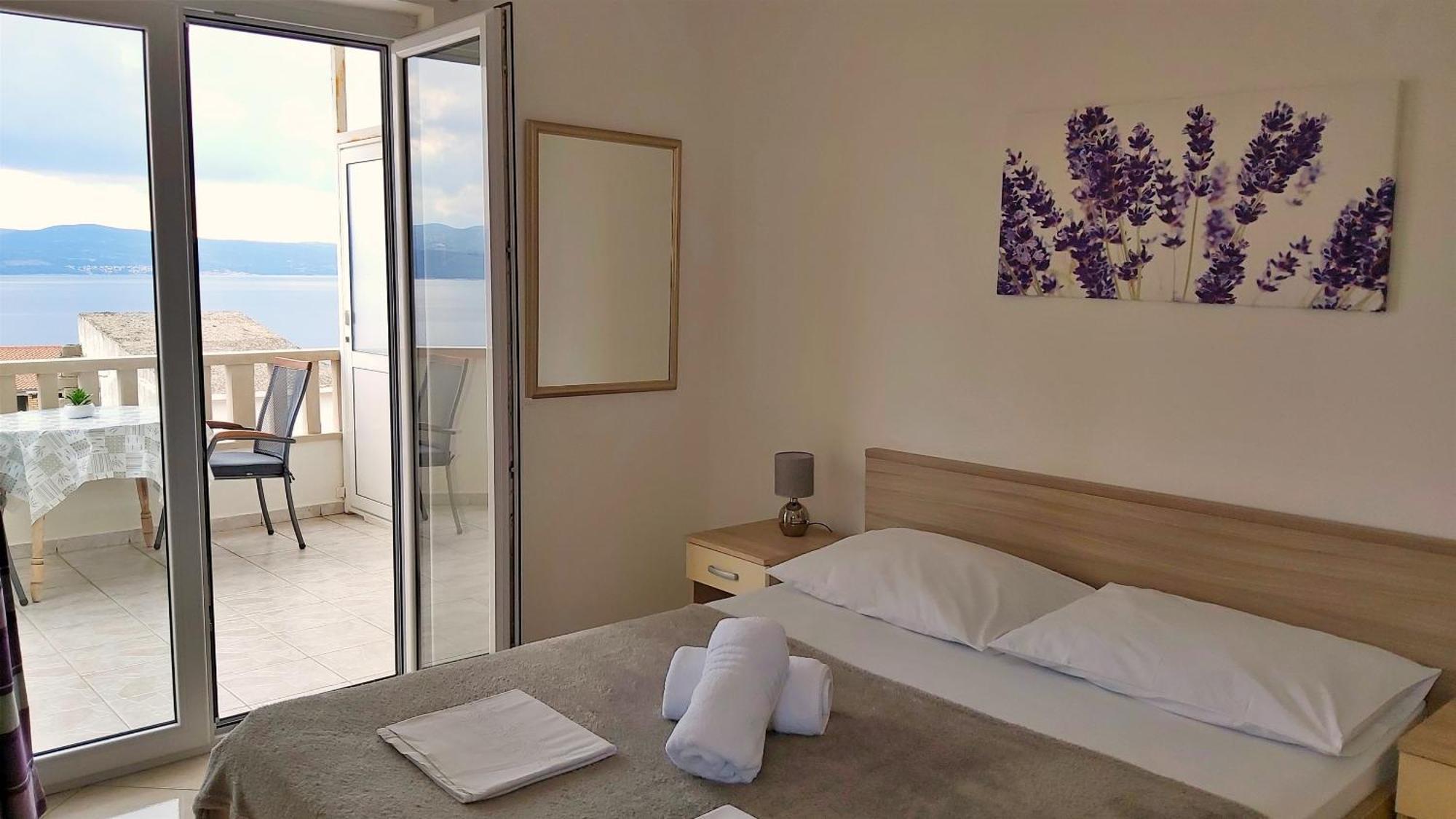 Apartments Nemira Omis Ruang foto