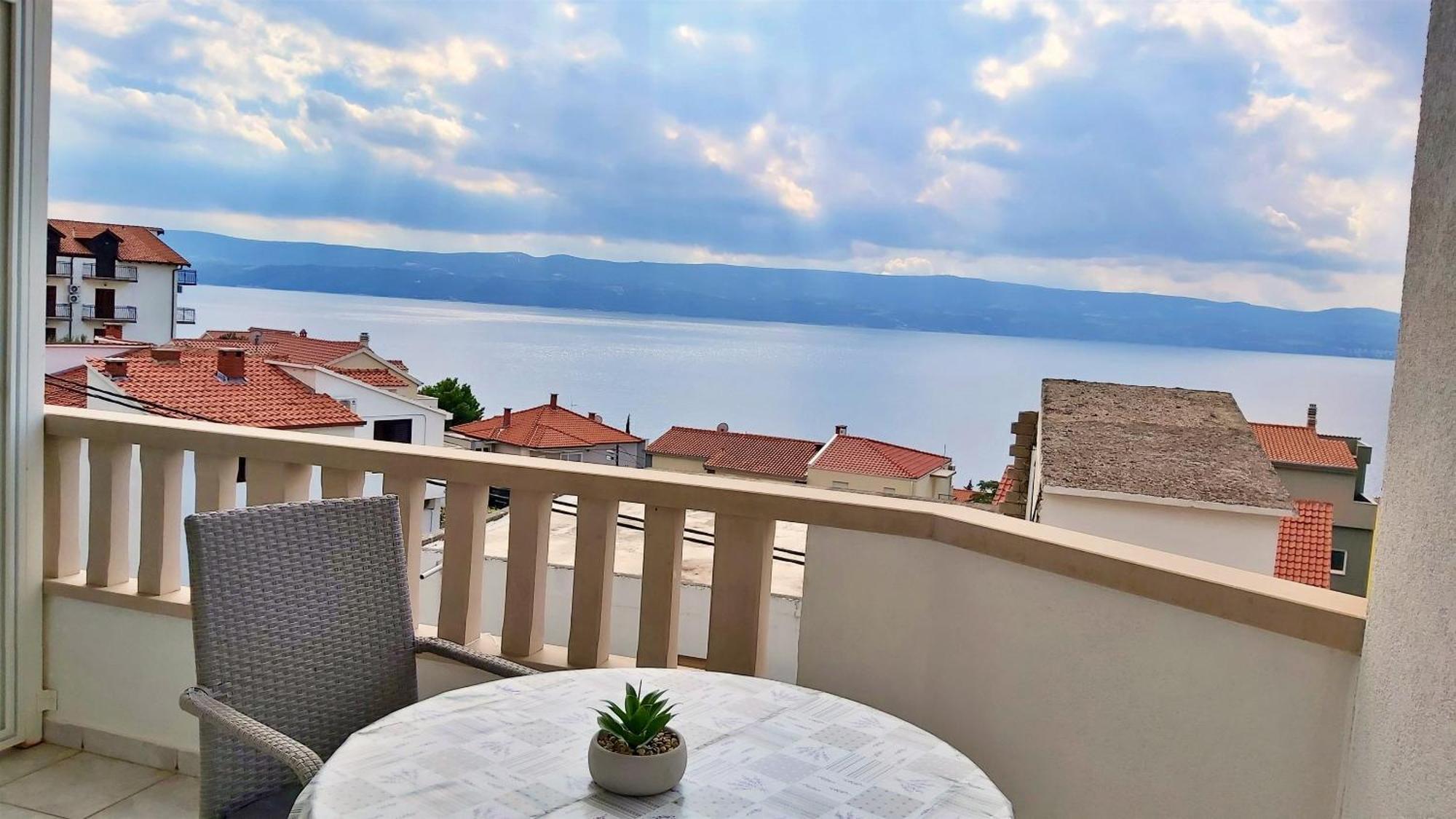 Apartments Nemira Omis Ruang foto