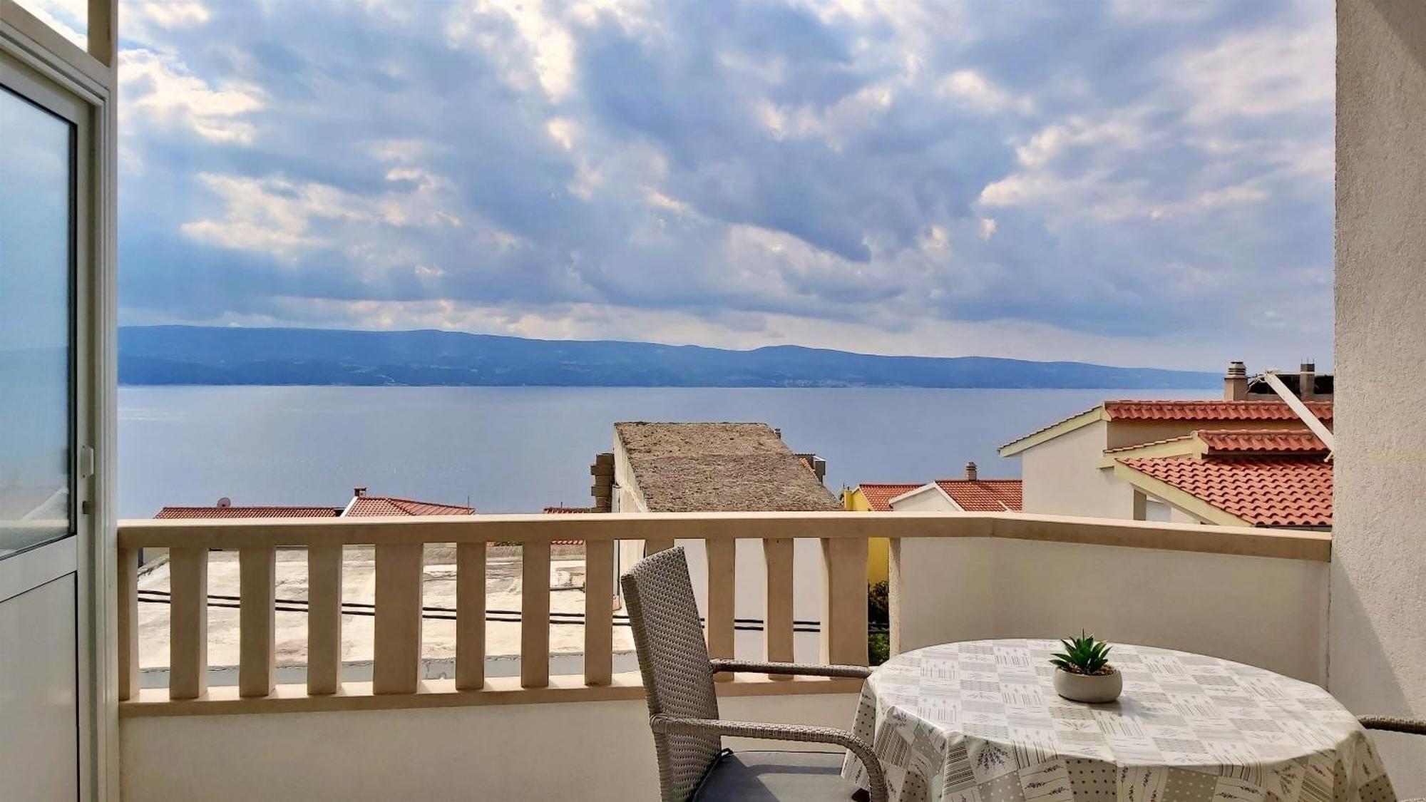 Apartments Nemira Omis Ruang foto